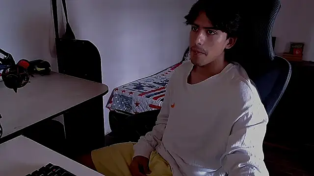 Snapshot of Thieves9 chatting on 12/01/24, 05:46 Thieves9 online show from 12/01/24, 05:46