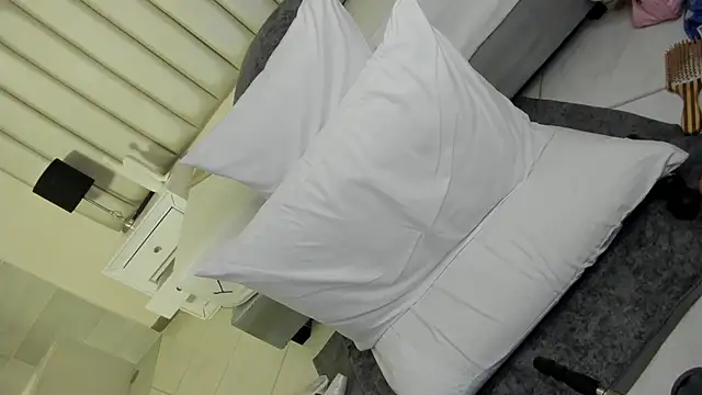 Snapshot of samantaramoos chatting on 10/22/25, 02:01 samantaramoos online show from 10/22/25, 02:01