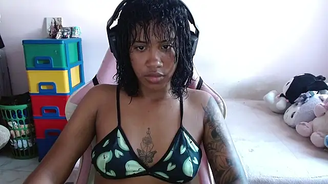 TiffanyRoouse online show from 10/25/25, 08:47