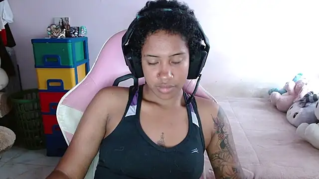 TiffanyRoouse online show from 11/04/25, 09:36