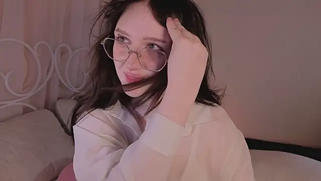 Snapshot of ELLIEJAY chatting on 10/25/25, 05:37 ELLIEJAY online show from 10/25/25, 05:37