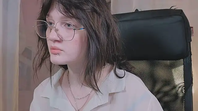 Snapshot of ELLIEJAY chatting on 11/01/25, 05:09 ELLIEJAY online show from 11/01/25, 05:09