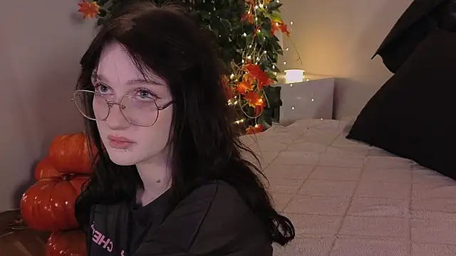 Snapshot of ELLIEJAY chatting on 11/04/25, 05:06 ELLIEJAY online show from 11/04/25, 05:06