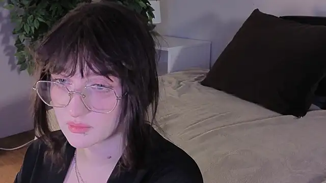 Snapshot of ELLIEJAY chatting on 11/08/25, 05:29 ELLIEJAY online show from 11/08/25, 05:29