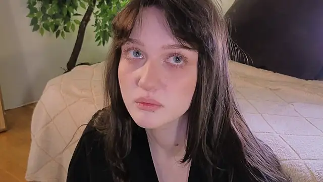 Snapshot of ELLIEJAY chatting on 11/12/25, 05:19 ELLIEJAY online show from 11/12/25, 05:19