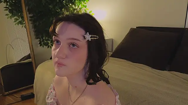 Snapshot of ELLIEJAY chatting on 11/16/25, 05:13 ELLIEJAY online show from 11/16/25, 05:13