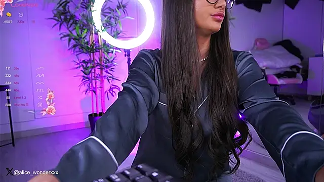 Snapshot of VanessaSimon chatting on 01/16/25, 06:14 VanessaSimon online show from 01/16/25, 06:14