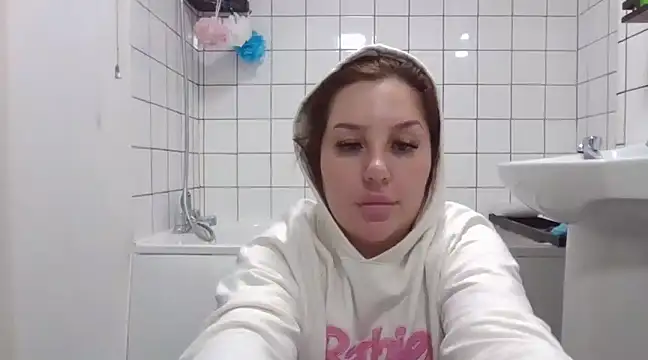 Snapshot of magical_mia chatting on 02/02/25, 03:39 magical mia online show from 02/02/25, 03:39
