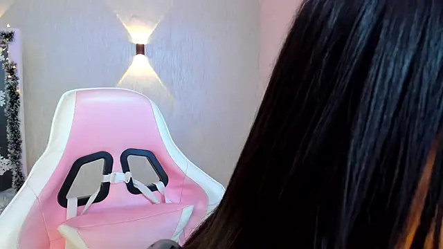 miagomezweb1 online show from 12/21/24, 06:34