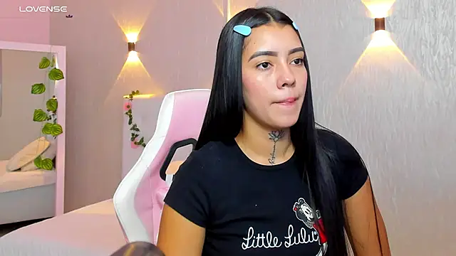 miagomezweb1 online show from 01/30/25, 01:53