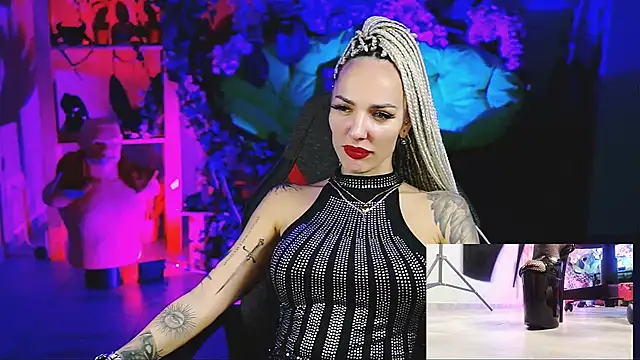 MonicaMaxwel online show from 11/20/25, 10:48