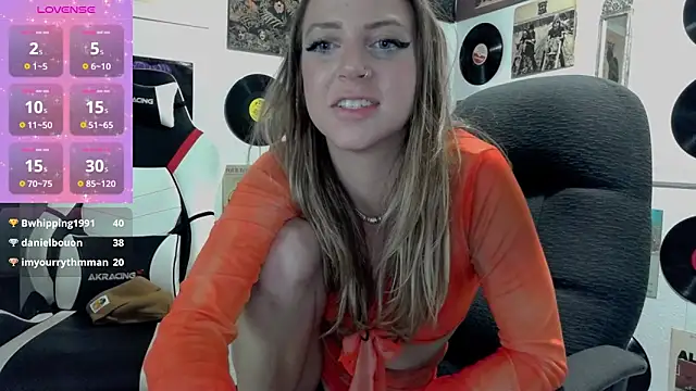 Snapshot of molly_witha_chance chatting on 01/18/25, 03:27 molly witha chance online show from 01/18/25, 03:27