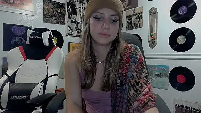 Snapshot of molly_witha_chance chatting on 01/19/25, 06:20 molly witha chance online show from 01/19/25, 06:20