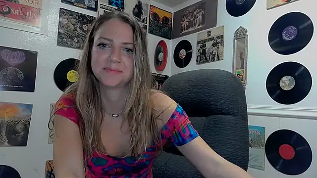 Snapshot of molly_witha_chance chatting on 01/22/25, 03:52 molly witha chance online show from 01/22/25, 03:52