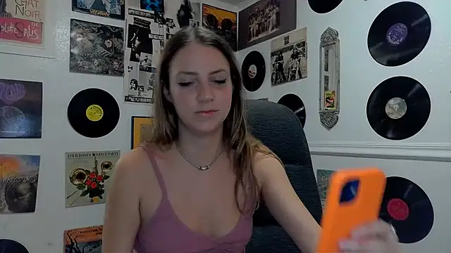 Snapshot of molly_witha_chance chatting on 01/23/25, 02:02 molly witha chance online show from 01/23/25, 02:02