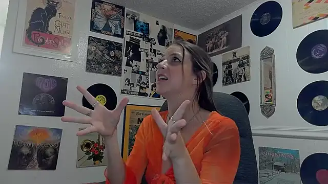 Snapshot of molly_witha_chance chatting on 01/23/25, 05:02 molly witha chance online show from 01/23/25, 05:02
