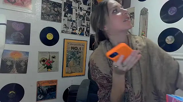 Snapshot of molly_witha_chance chatting on 01/23/25, 08:04 molly witha chance online show from 01/23/25, 08:04