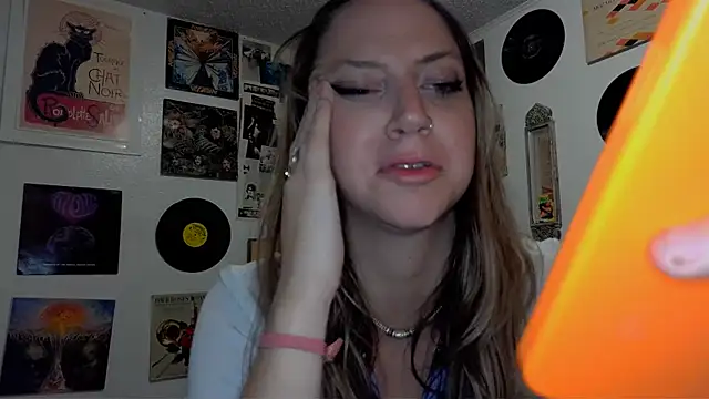 Snapshot of molly_witha_chance chatting on 01/24/25, 05:53 molly witha chance online show from 01/24/25, 05:53
