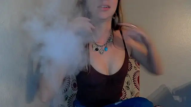 Snapshot of molly_witha_chance chatting on 03/16/25, 08:10 molly witha chance online show from 03/16/25, 08:10