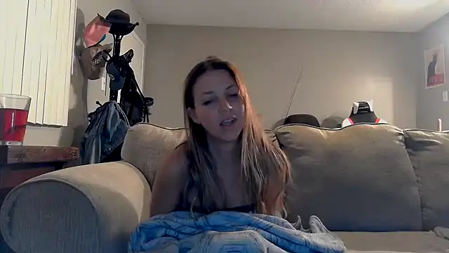 Snapshot of molly_witha_chance chatting on 09/15/25, 12:54 molly witha chance online show from 09/15/25, 12:54