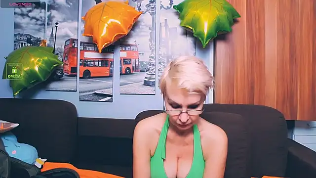 HelgaHimmell online show from 11/12/25, 10:30