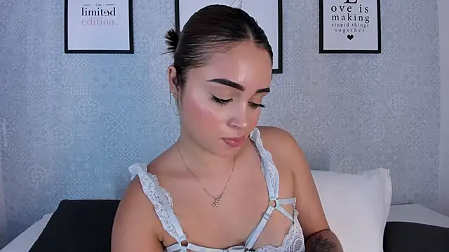 sophia 98 online show from 02/17/25, 08:04