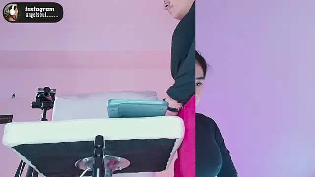 Angelst   online show from 11/16/25, 08:20