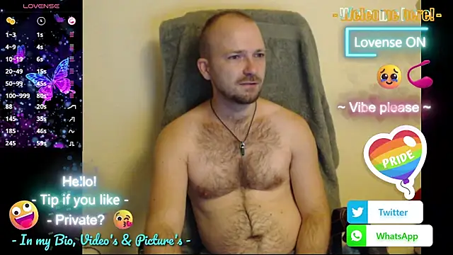 Snapshot of RealManHaveHairy chatting on 10/08/25, 04:15 RealManHaveHairy online show from 10/08/25, 04:15