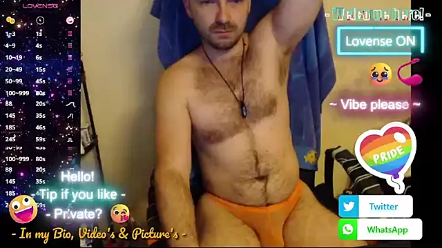 Snapshot of RealManHaveHairy chatting on 11/10/25, 05:23 RealManHaveHairy online show from 11/10/25, 05:23