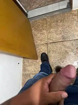 Luizcalado20 online show from 01/21/25, 12:57