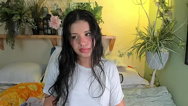 Snapshot of MiaaRose chatting on 01/25/25, 05:29 MiaaRose online show from 01/25/25, 05:29