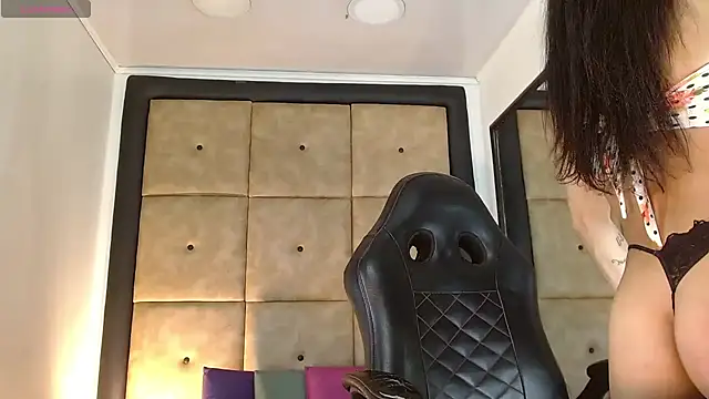 PriscilaRainbow online show from 11/12/25, 09:21