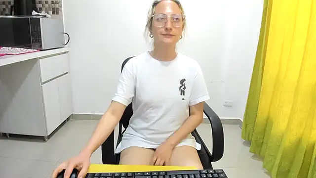 Adele johnsonn1 online show from 02/28/25, 07:46