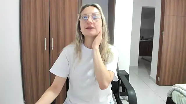 Adele johnsonn1 online show from 09/10/25, 04:29