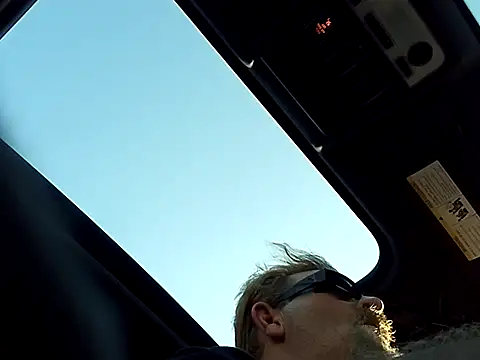 Snapshot of JakTRipr chatting on 03/16/25, 12:34 JakTRipr online show from 03/16/25, 12:34