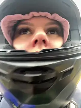 Snapshot of Bonniepark chatting on 01/24/25, 12:10 Bonniepark online show from 01/24/25, 12:10