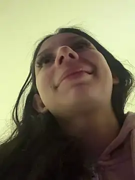 Snapshot of Bonniepark chatting on 01/25/25, 12:05 Bonniepark online show from 01/25/25, 12:05