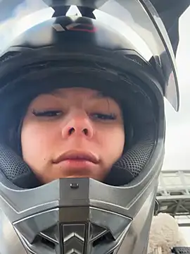 Snapshot of Bonniepark chatting on 01/29/25, 12:02 Bonniepark online show from 01/29/25, 12:02