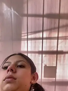 Snapshot of Bonniepark chatting on 02/05/25, 06:15 Bonniepark online show from 02/05/25, 06:15