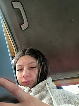 Snapshot of Bonniepark chatting on 02/06/25, 12:05 Bonniepark online show from 02/06/25, 12:05