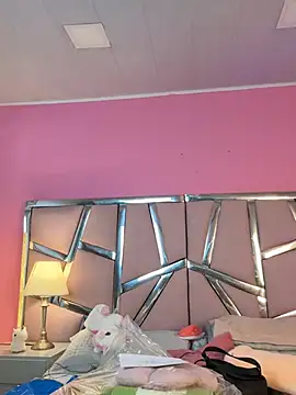 Snapshot of Bonniepark chatting on 03/03/25, 12:05 Bonniepark online show from 03/03/25, 12:05