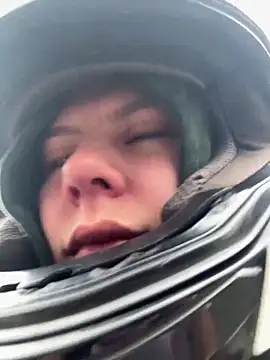 Snapshot of Bonniepark chatting on 09/10/25, 12:16 Bonniepark online show from 09/10/25, 12:16