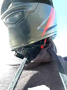 Snapshot of Bonniepark chatting on 09/25/25, 01:04 Bonniepark online show from 09/25/25, 01:04