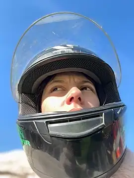 Snapshot of Bonniepark chatting on 10/09/25, 12:36 Bonniepark online show from 10/09/25, 12:36