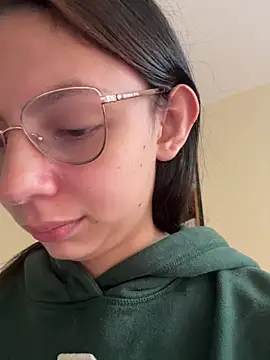 Snapshot of Bonniepark chatting on 11/06/25, 12:39 Bonniepark online show from 11/06/25, 12:39