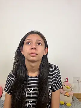 Snapshot of Bonniepark chatting on 11/21/25, 07:12 Bonniepark online show from 11/21/25, 07:12