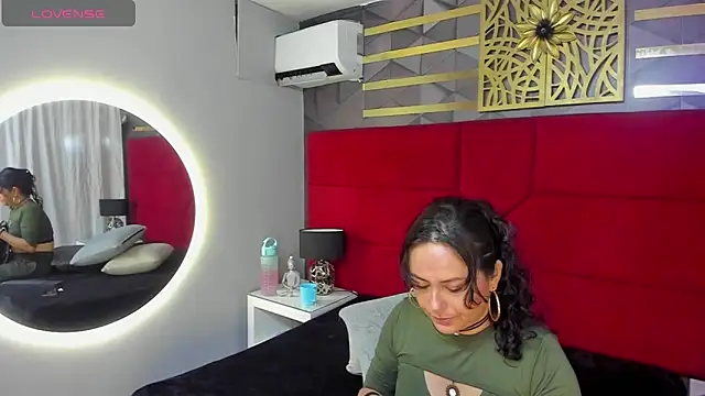 Snapshot of hanny_milf chatting on 01/11/25, 11:56 hanny milf online show from 01/11/25, 11:56