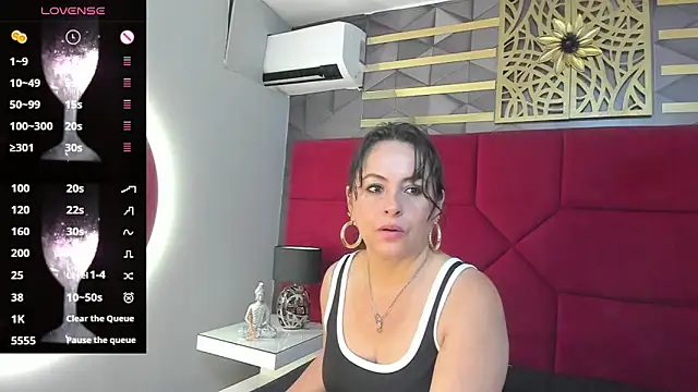 Snapshot of hanny_milf chatting on 02/19/25, 11:49 hanny milf online show from 02/19/25, 11:49