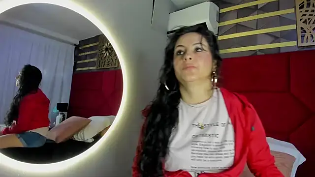 Snapshot of hanny_milf chatting on 02/25/25, 11:52 hanny milf online show from 02/25/25, 11:52