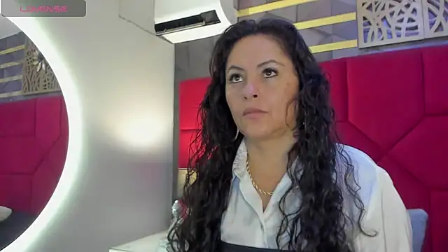 Snapshot of hanny_milf chatting on 03/01/25, 11:39 hanny milf online show from 03/01/25, 11:39